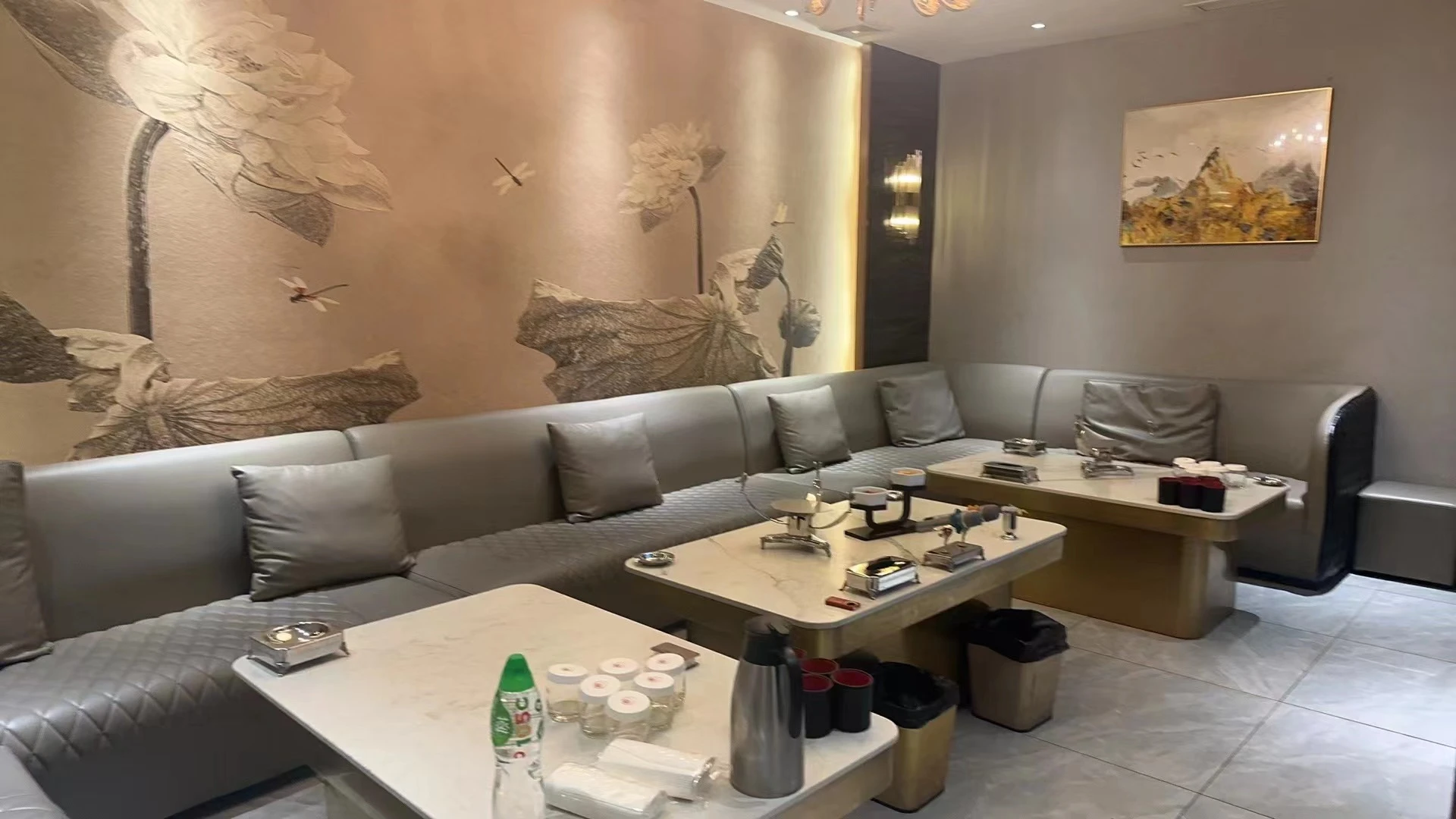 东城商务KTV豪华包厢内部全景