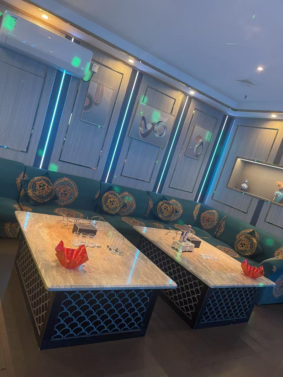 上海天地人间商务KTV预订｜嘉定区高端夜生活新地标