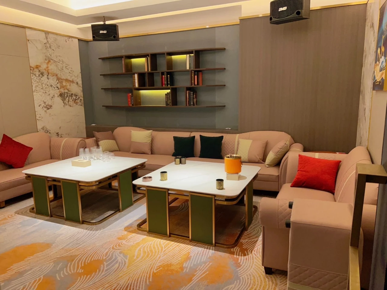 上海首府商务KTV尊享服务团队