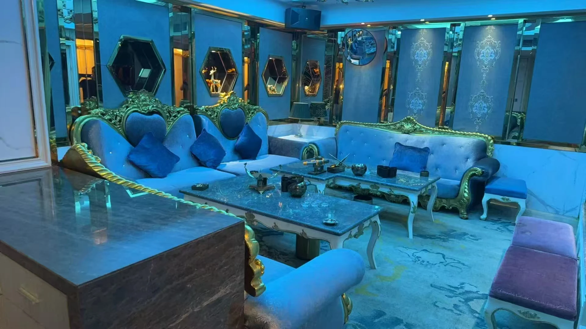 南京市鼓楼区商务KTV花都俱乐部预订电话|低消透明|免费专车接送