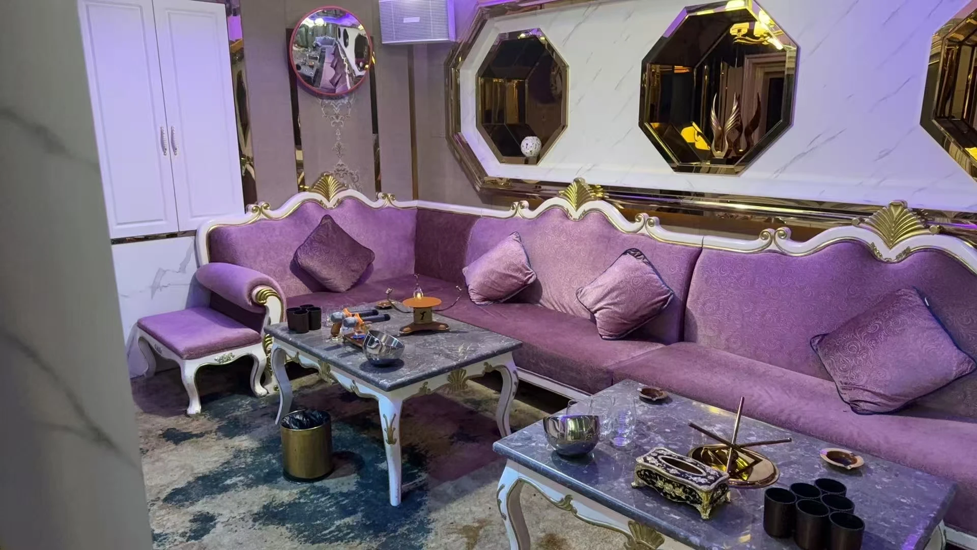 南京鼓楼区商务KTV花都俱乐部豪华包厢内部