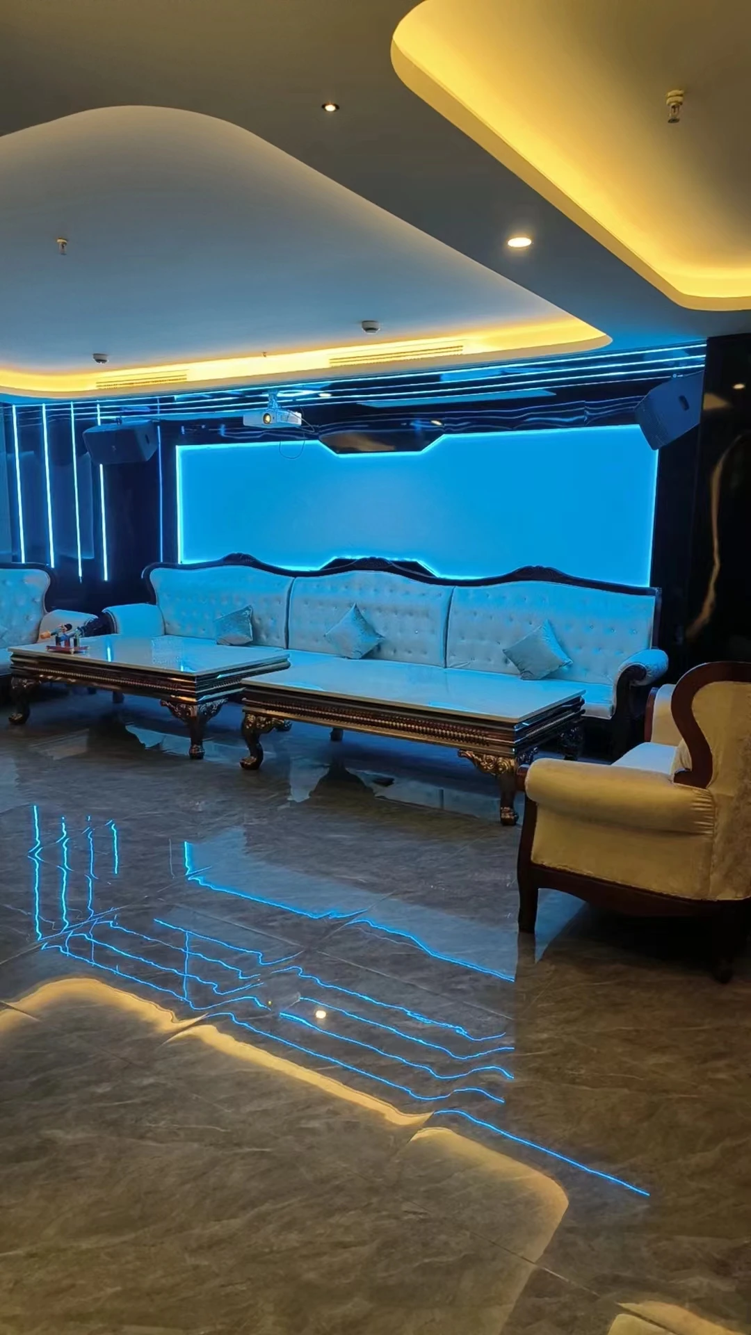 上海英伦会所商务KTV 专业服务团队