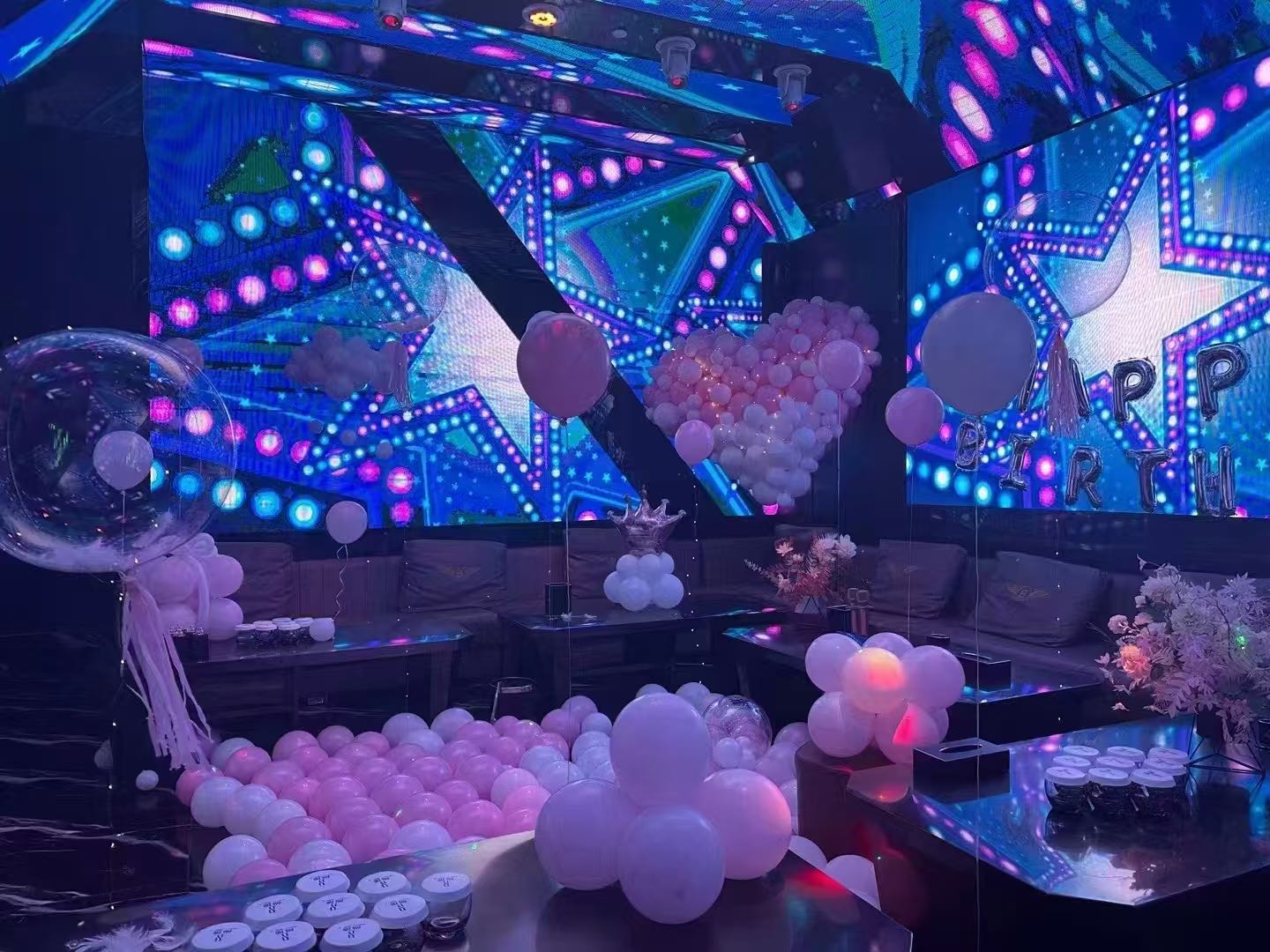 昆明商务KTV尚顶PARTY K典雅包厢内景