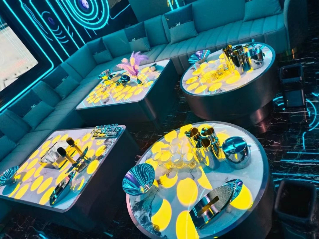 上海商务辰皇娱乐KTV免费接送车队