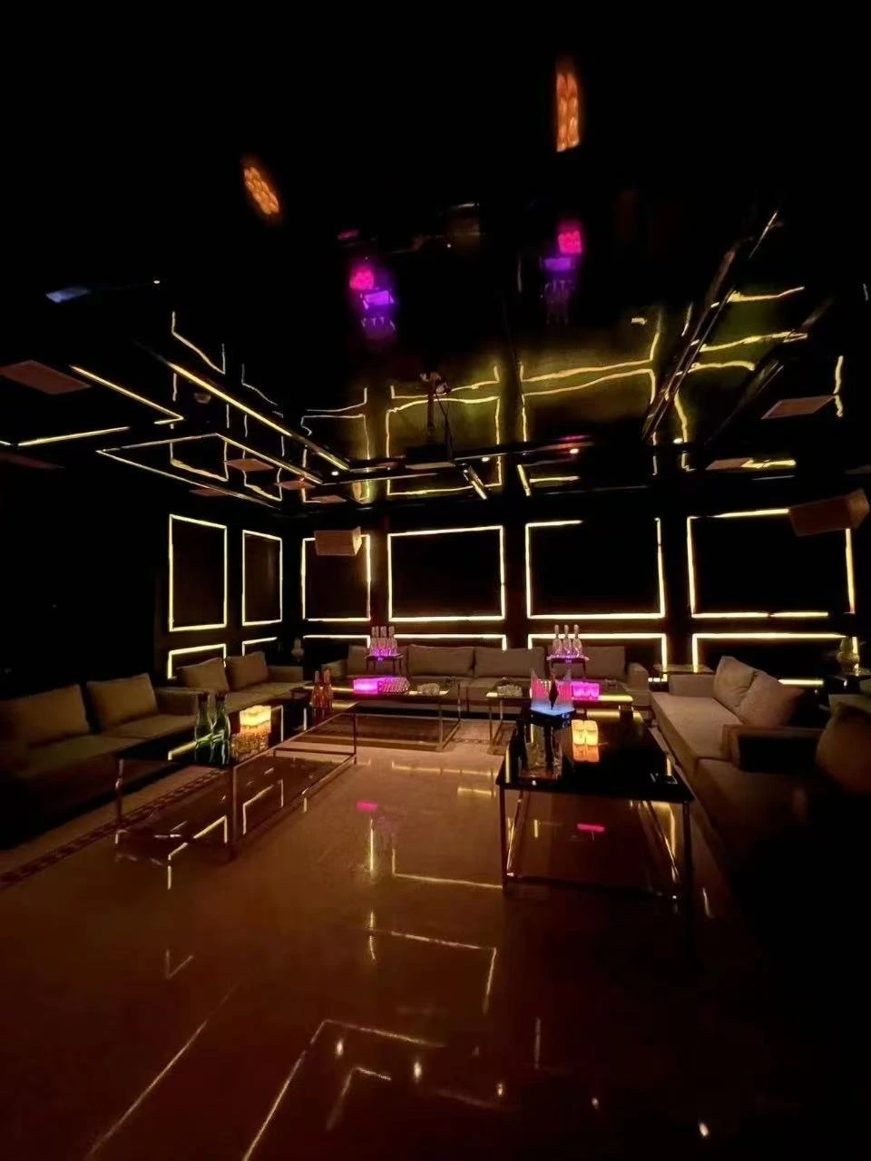 上海商务KTV一零八潮KTV免费专车迎接