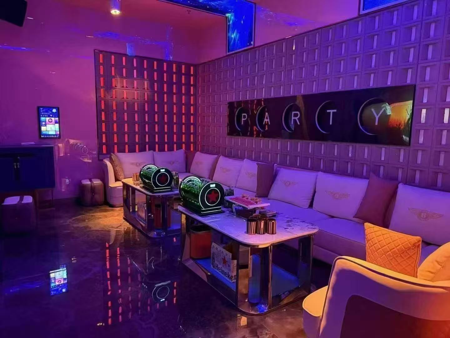 郑州星程商务KTV预订_专车接送_高端包厢体验