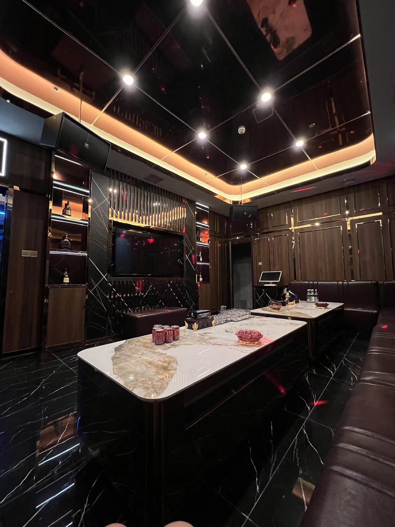 名海娱乐商务KTV走廊