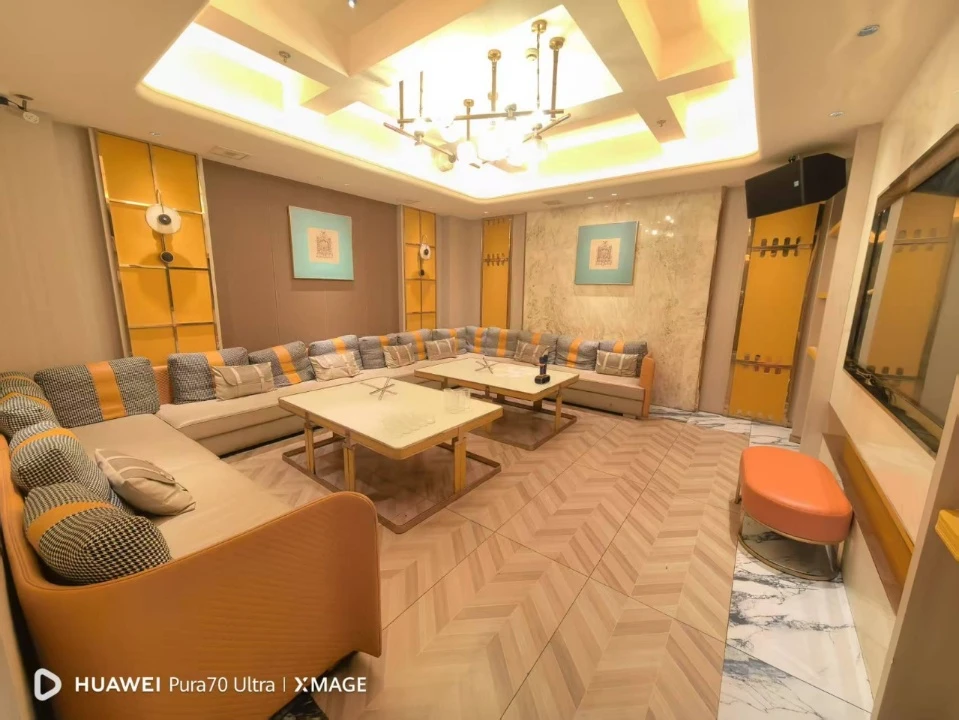 彩依公馆商务KTV夜景