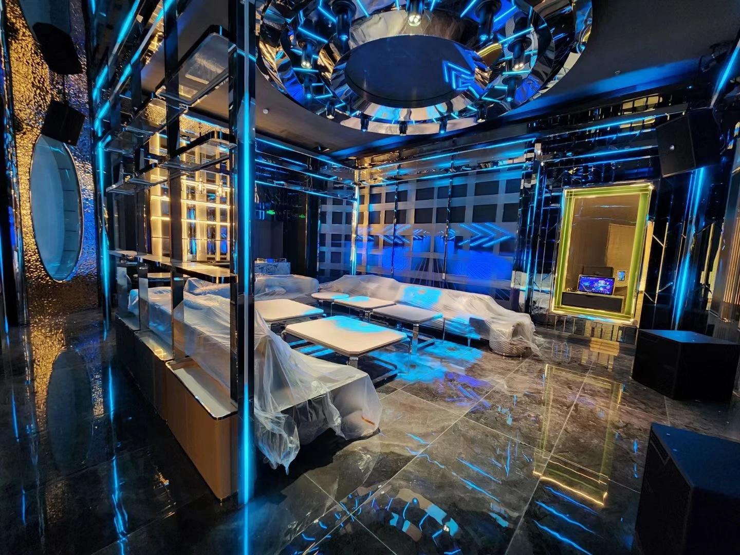 无锡iN18 CLUB商务KTV会所预订_高端商务KTV包厢低消透明_免费专车接送