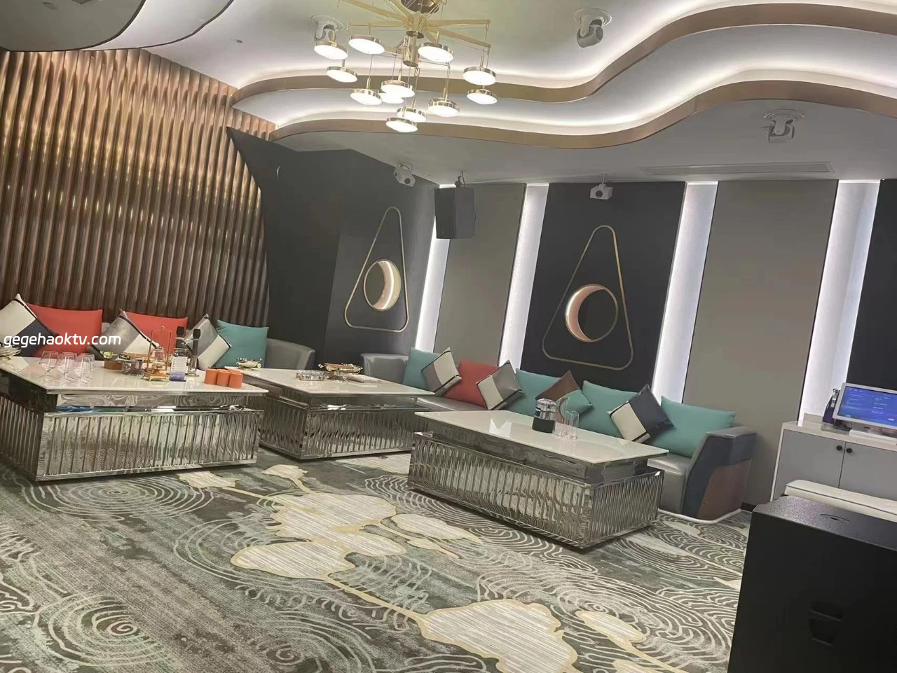 天津商务KTV豪华包厢