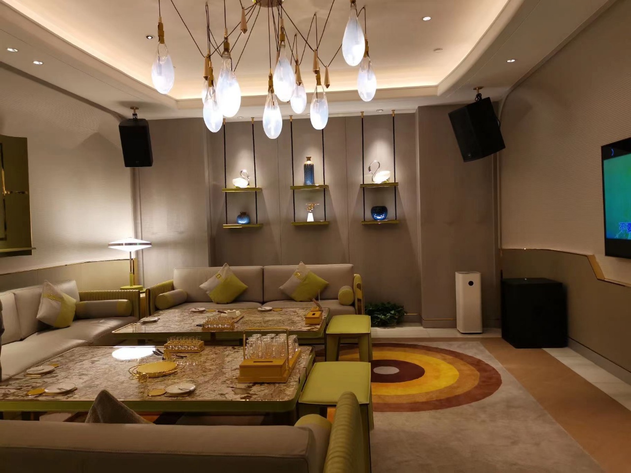 上海星尚商务KTV甄空主题包厢