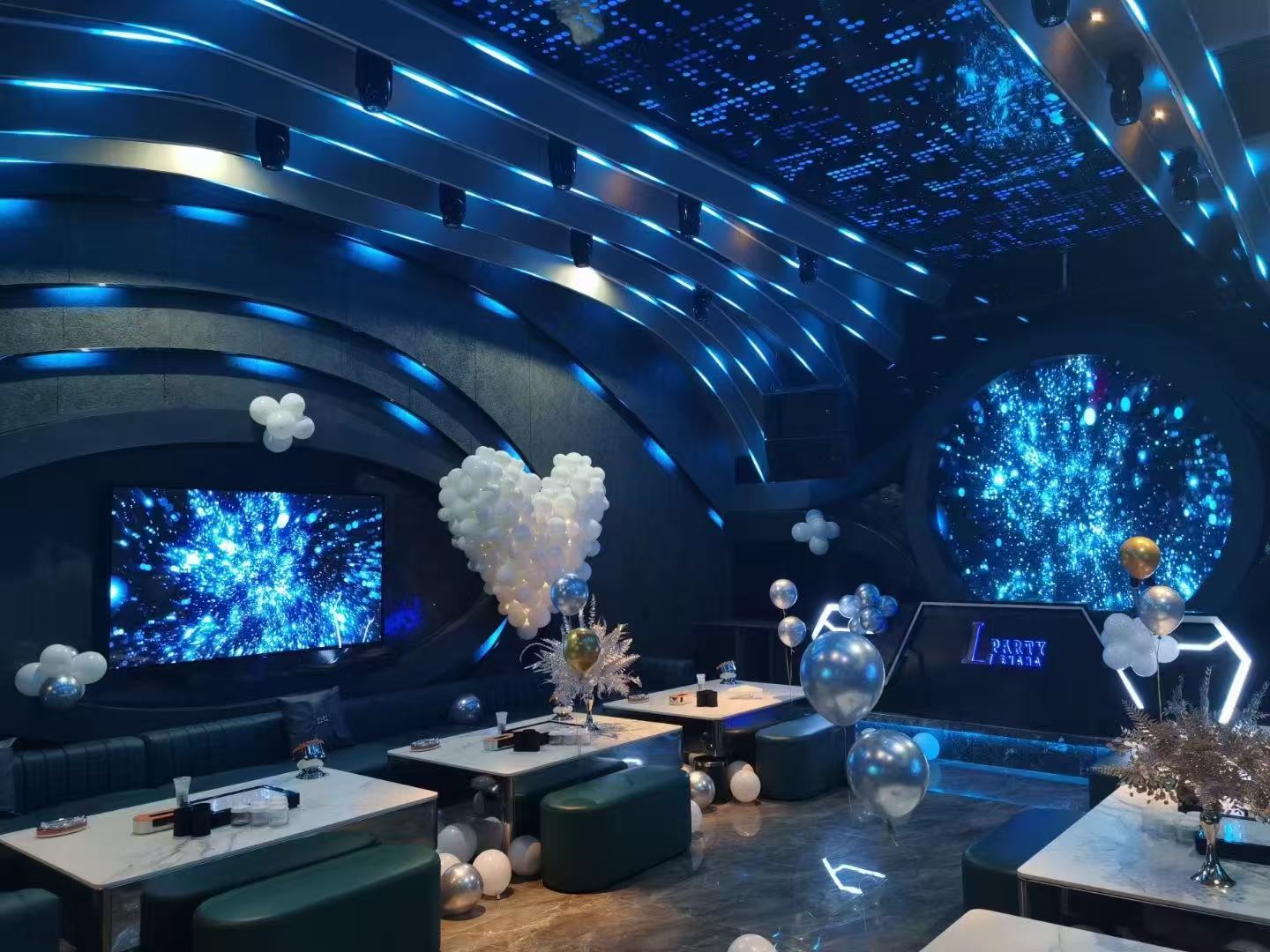 天津昱东商务KTV外立面夜色