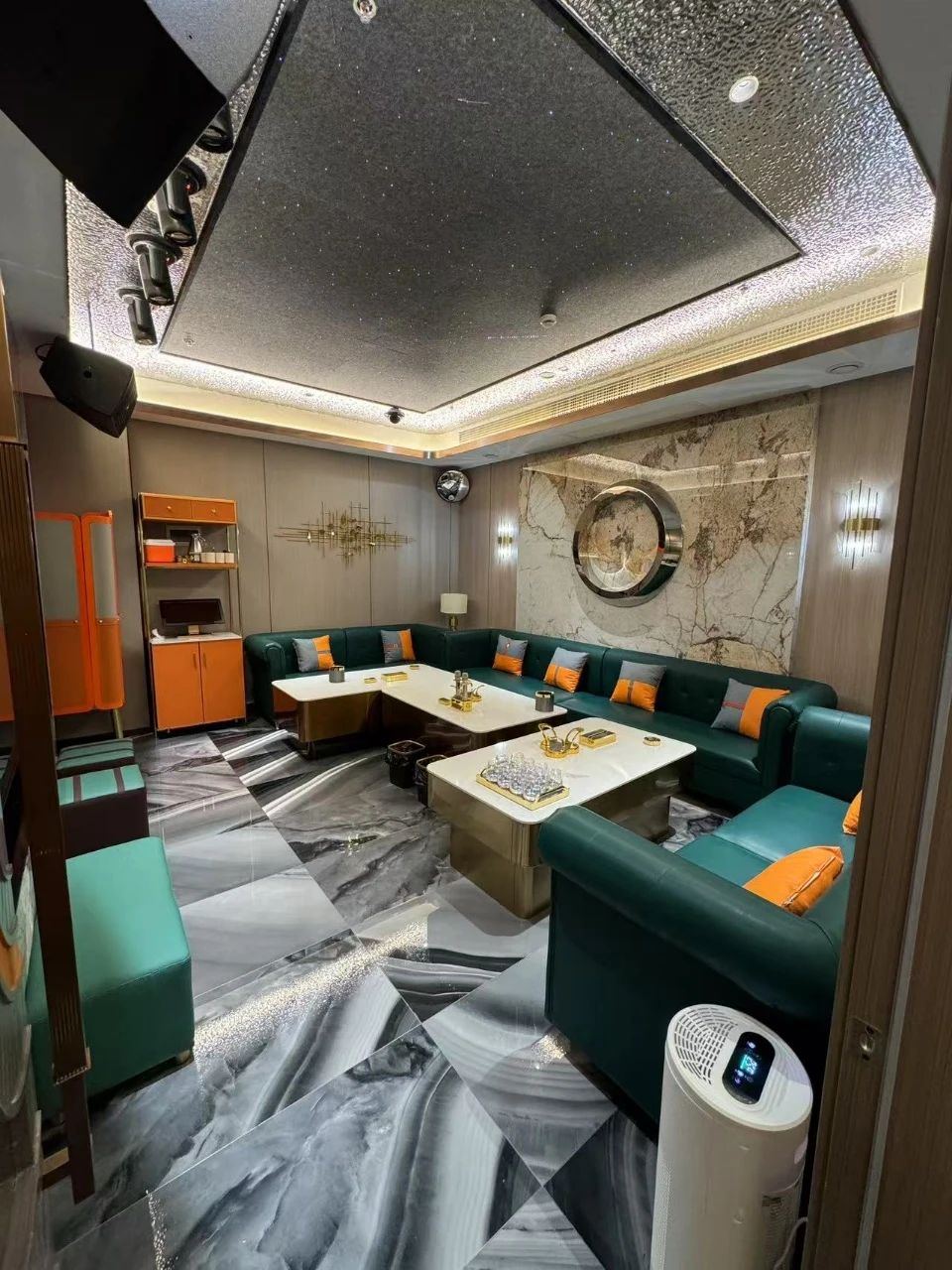 传奇公馆商务KTV精致果盘与酒水