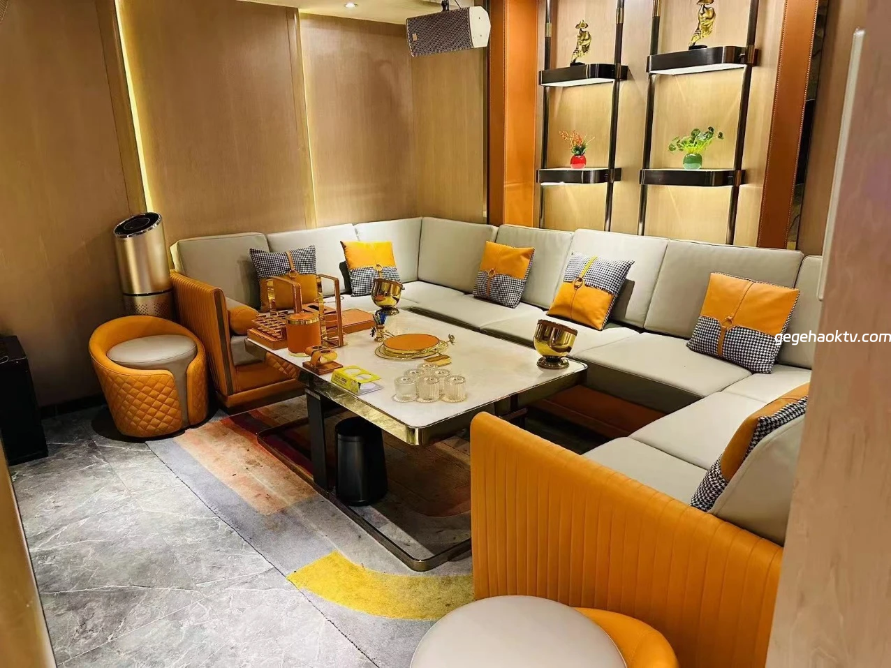 金龙汇商务KTV休闲区