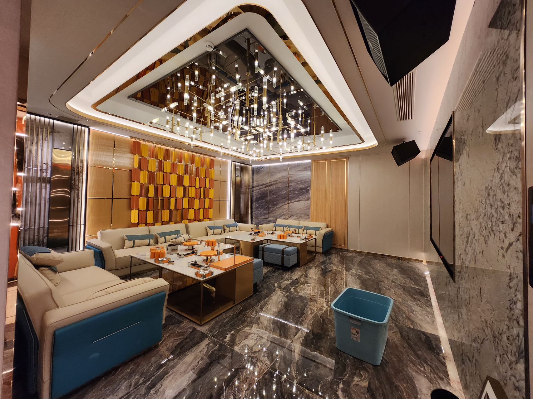 西安未央太阳神伯爵商务KTV甄空游戏场景