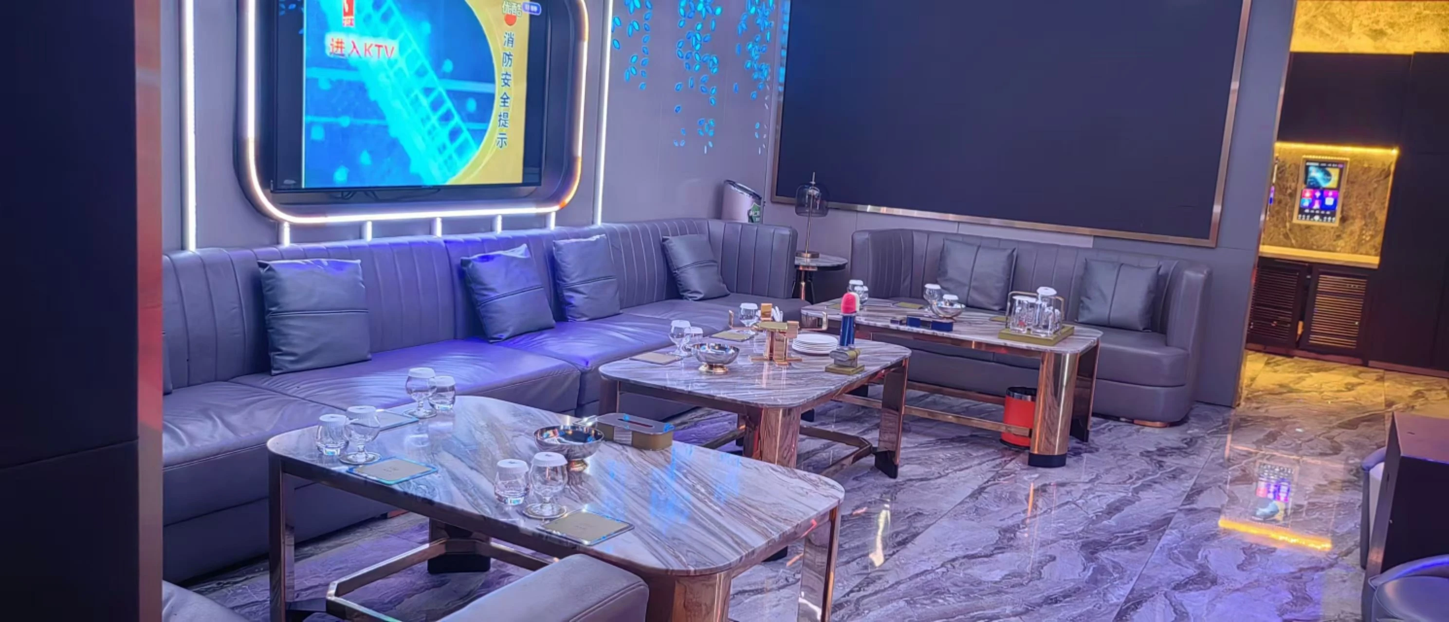 上海威尼斯公馆商务KTV私享电梯厅