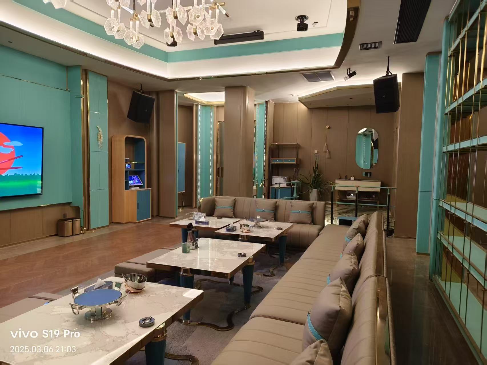 武汉泛悦坊商务KTV甄空游戏场包厢内景