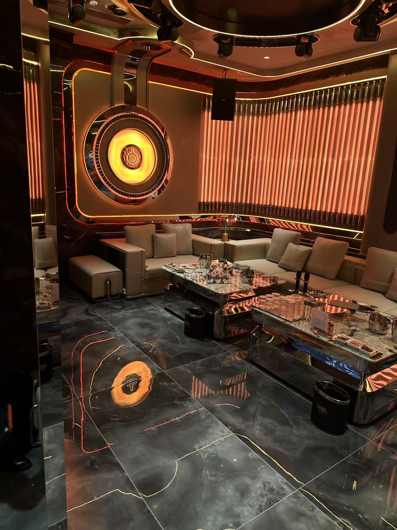 徐州泉山区朝歌商务KTV预订：一句狠话，点燃泉山夜空