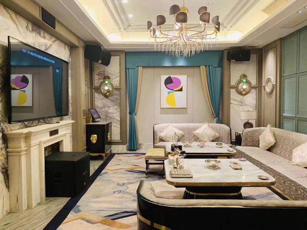 宝莲汇商务KTV走廊艺术装置