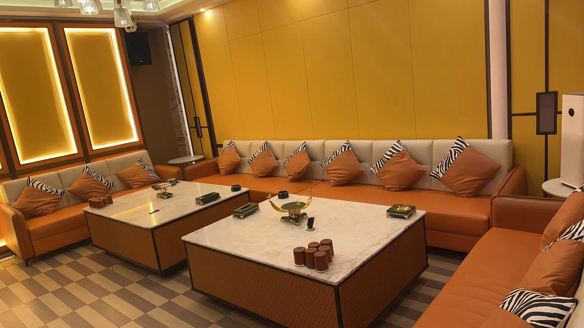 南京市高淳区永利盛会商务KTV甄空秀表演