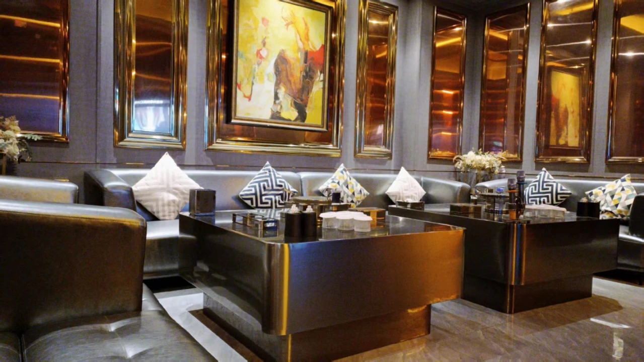 天津商务KTV霓虹外观