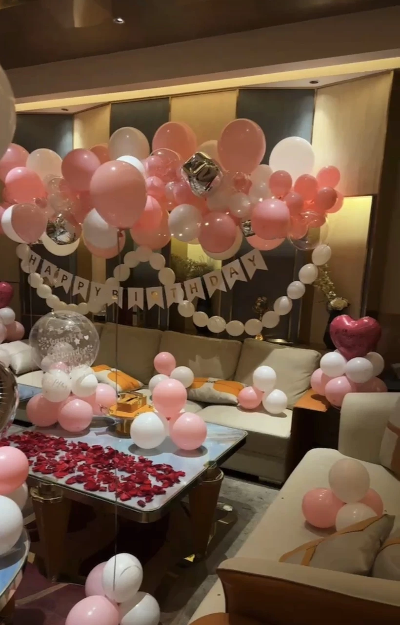 商务KTV包厢服务团队展示