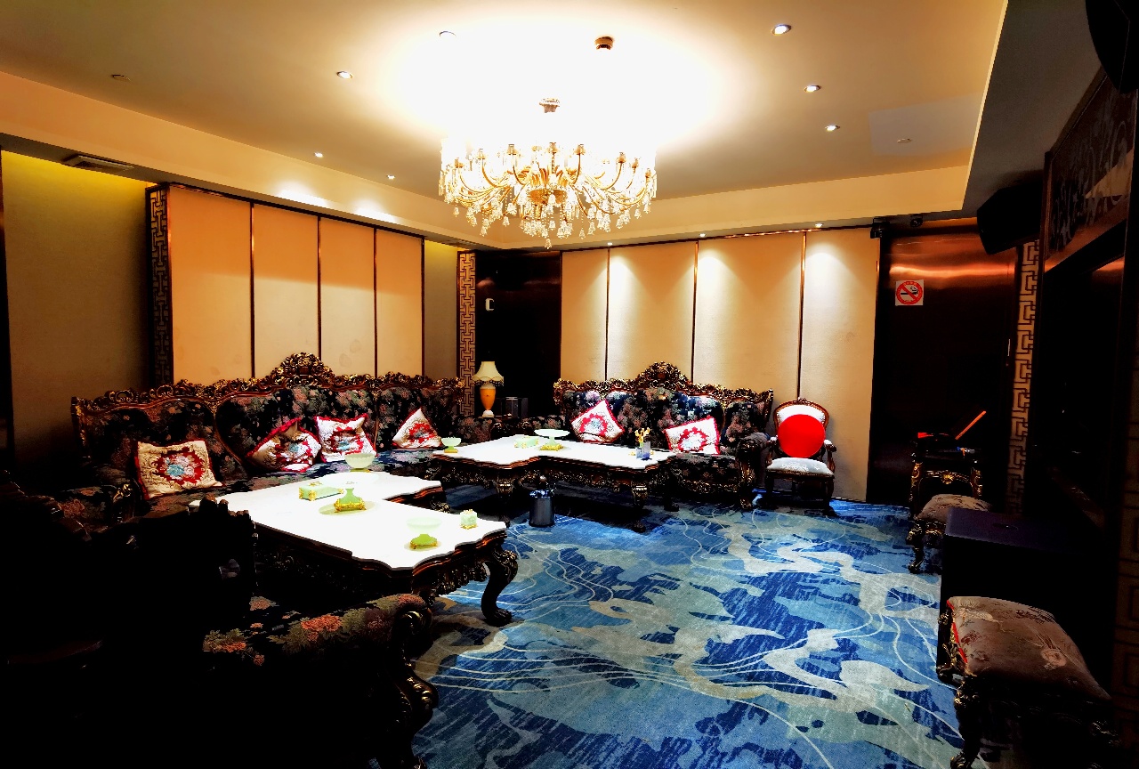 上海私人定制商务KTV预订｜豪华包厢低消300起免费接送