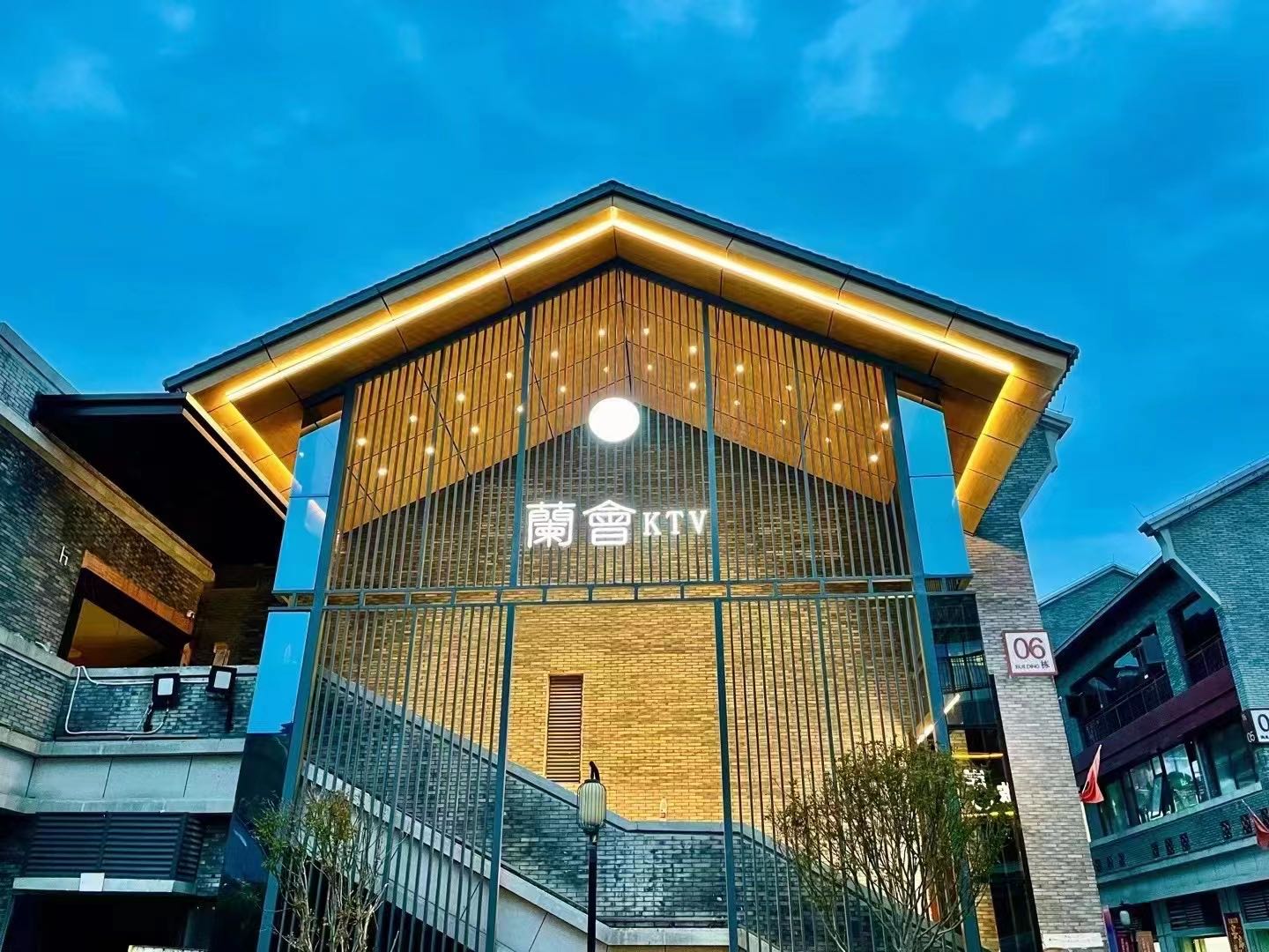 柳州兰会商务KTV预订_全城专车免费直达_即刻电话或添微