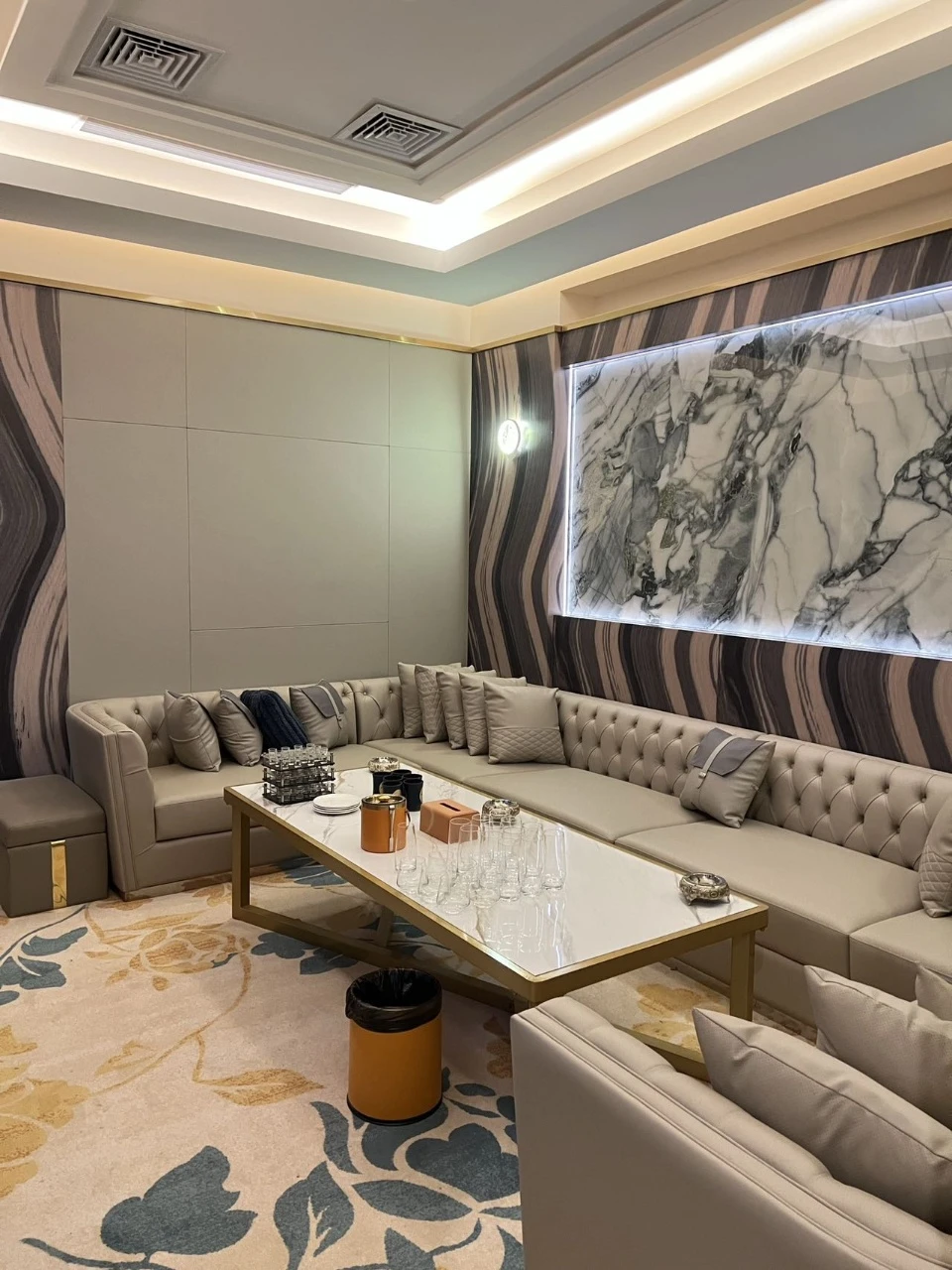 上海首府商务KTV豪华包厢内景