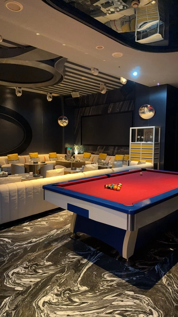 上海皇马商务KTV 精致酒水长廊