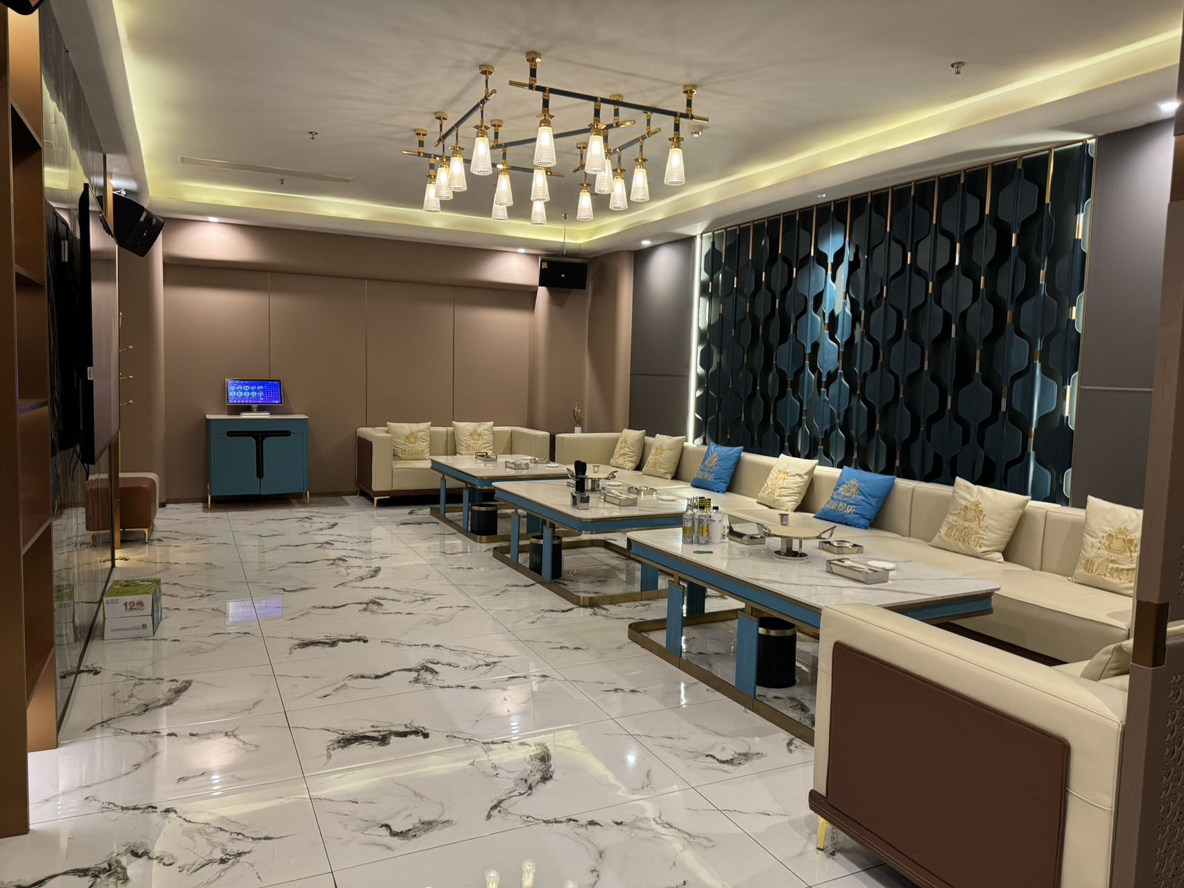 青岛商务KTV酒水展示