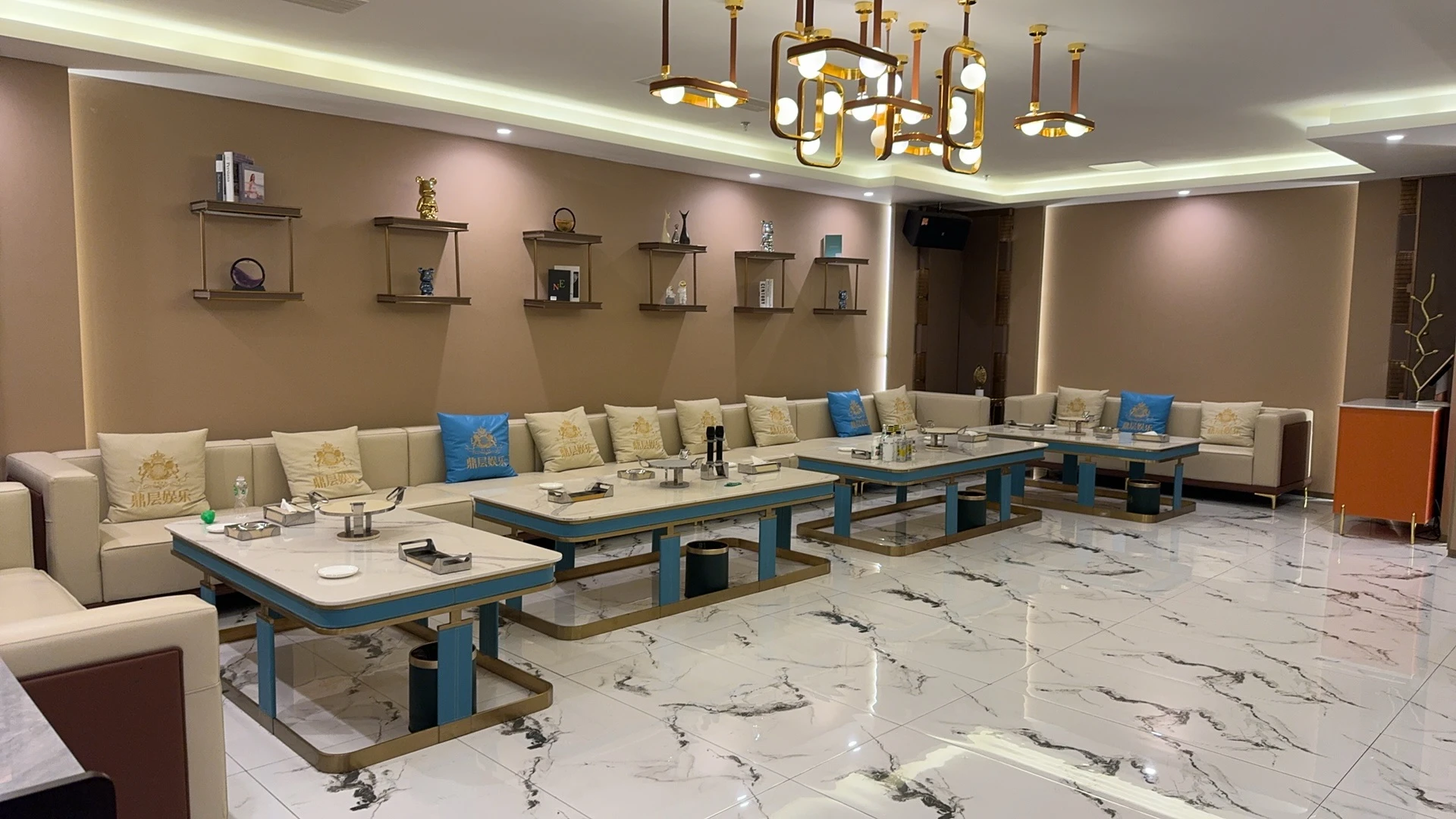 青岛商务KTV免费专车