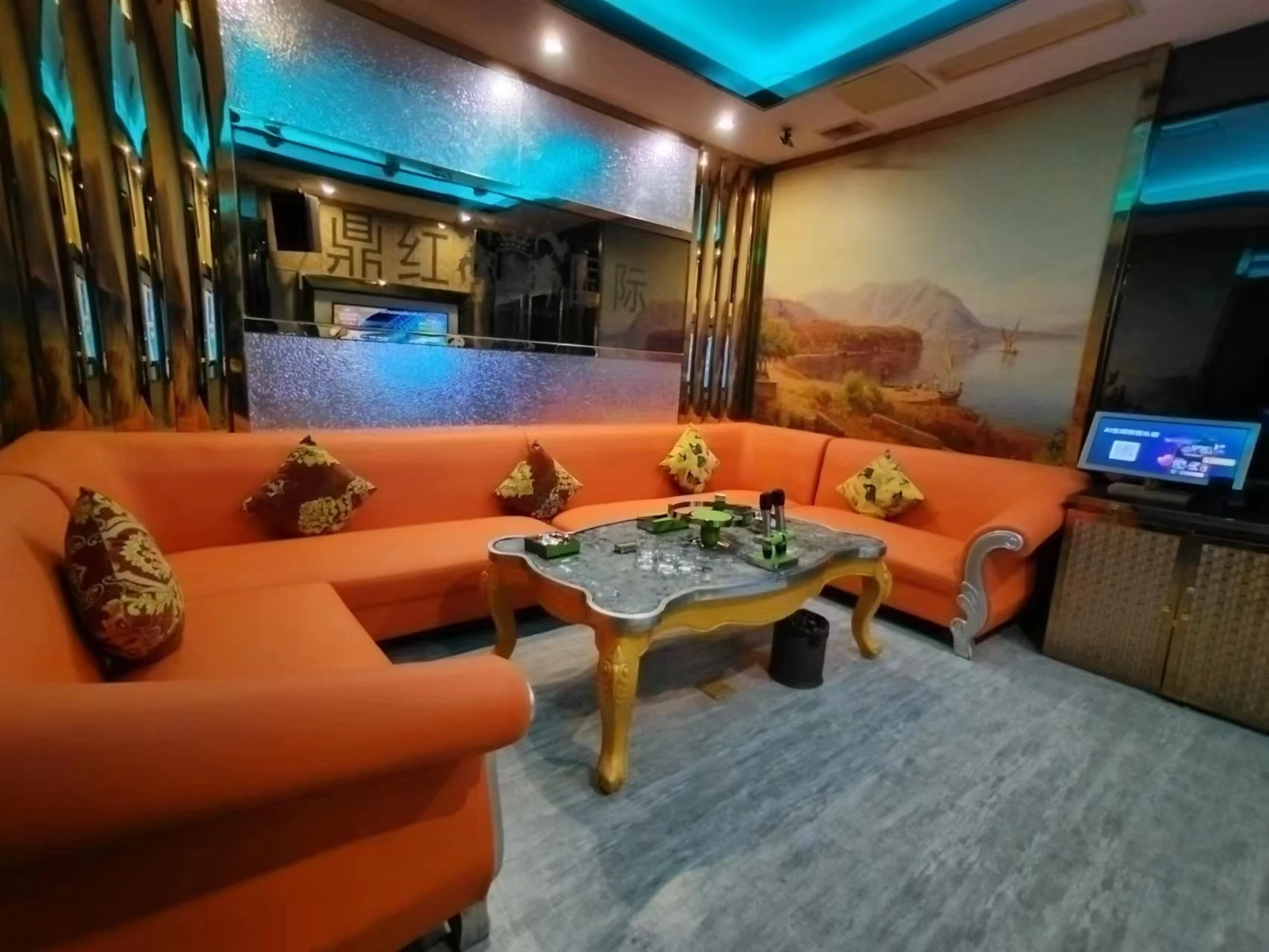 扬州DK国际商务KTV精致吧台与酒水陈列