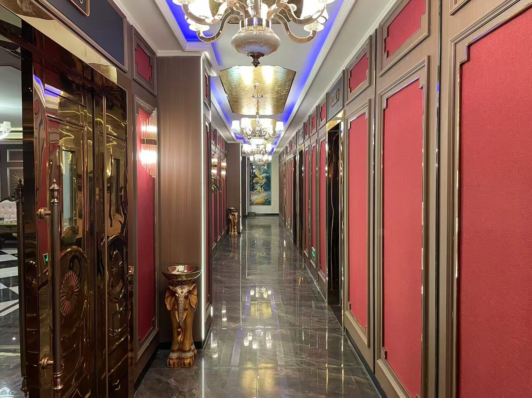 青岛云梦商务KTV李沧店豪华包厢