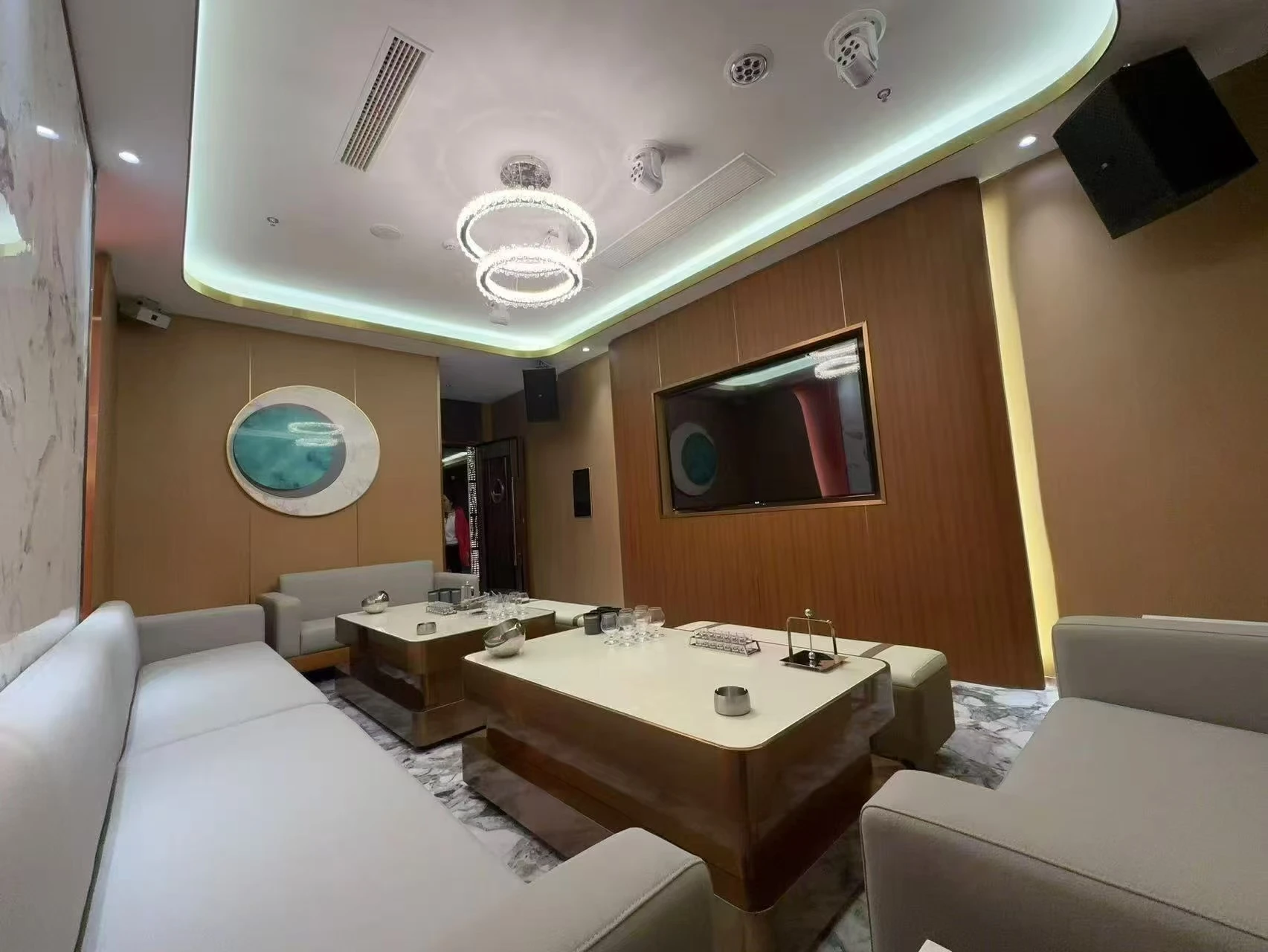 南京市桥北金玖商务KTV预订_豪华包厢_专车接送_商务宴请首选