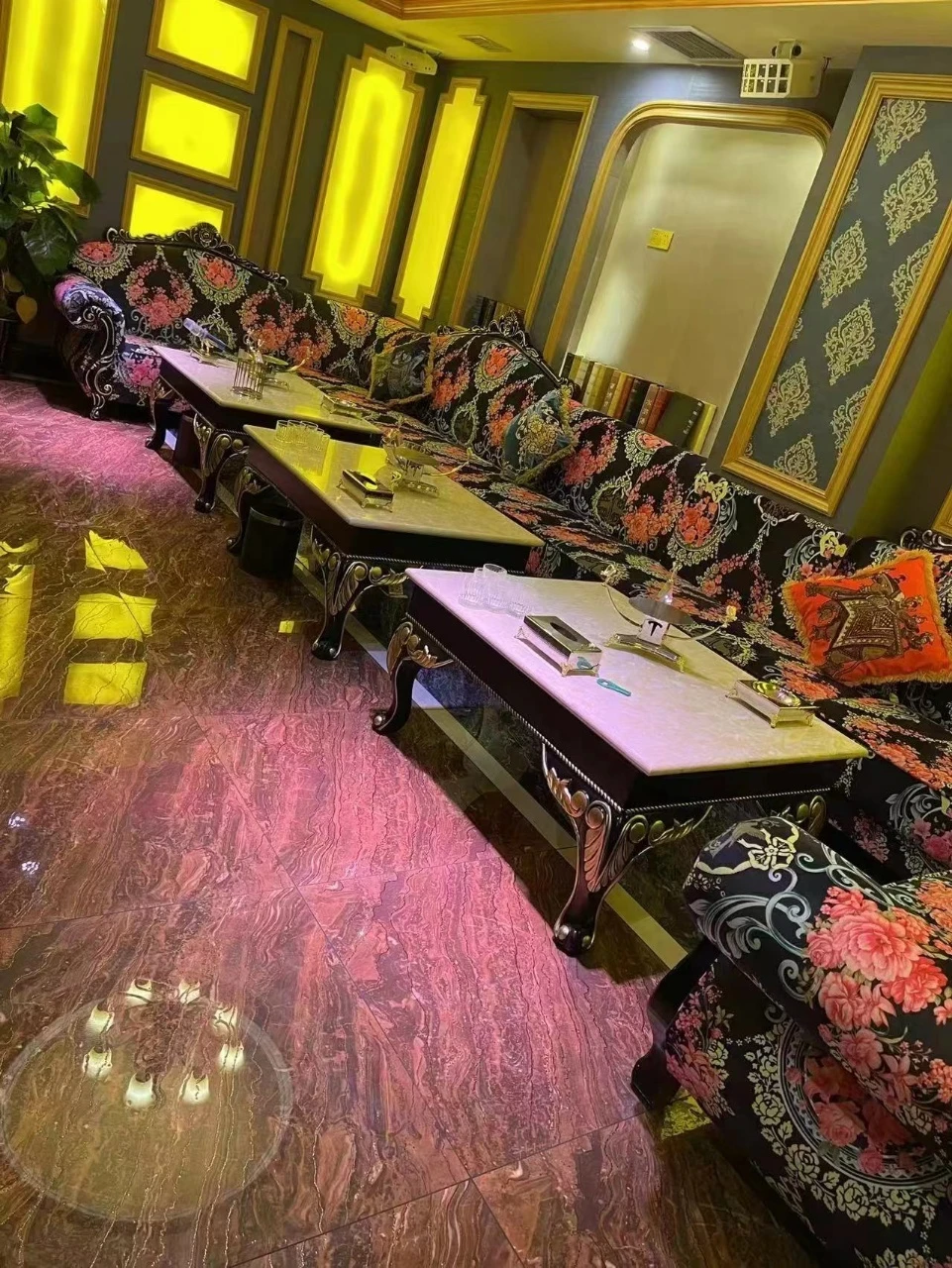 青岛商务KTV夜娱会馆星空包厢