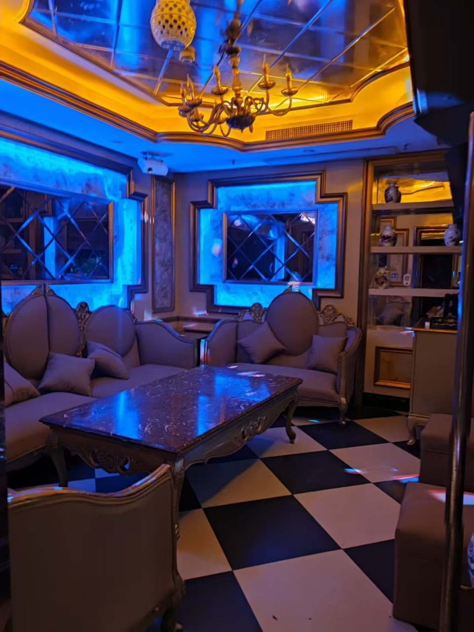 上海六号公馆商务KTV在线预订_660gong主陪唱_松江车墩影视路店