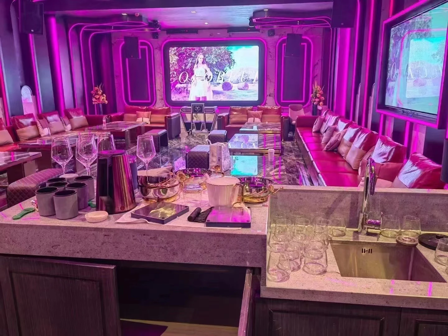 东方魅力商务KTV夜景走廊