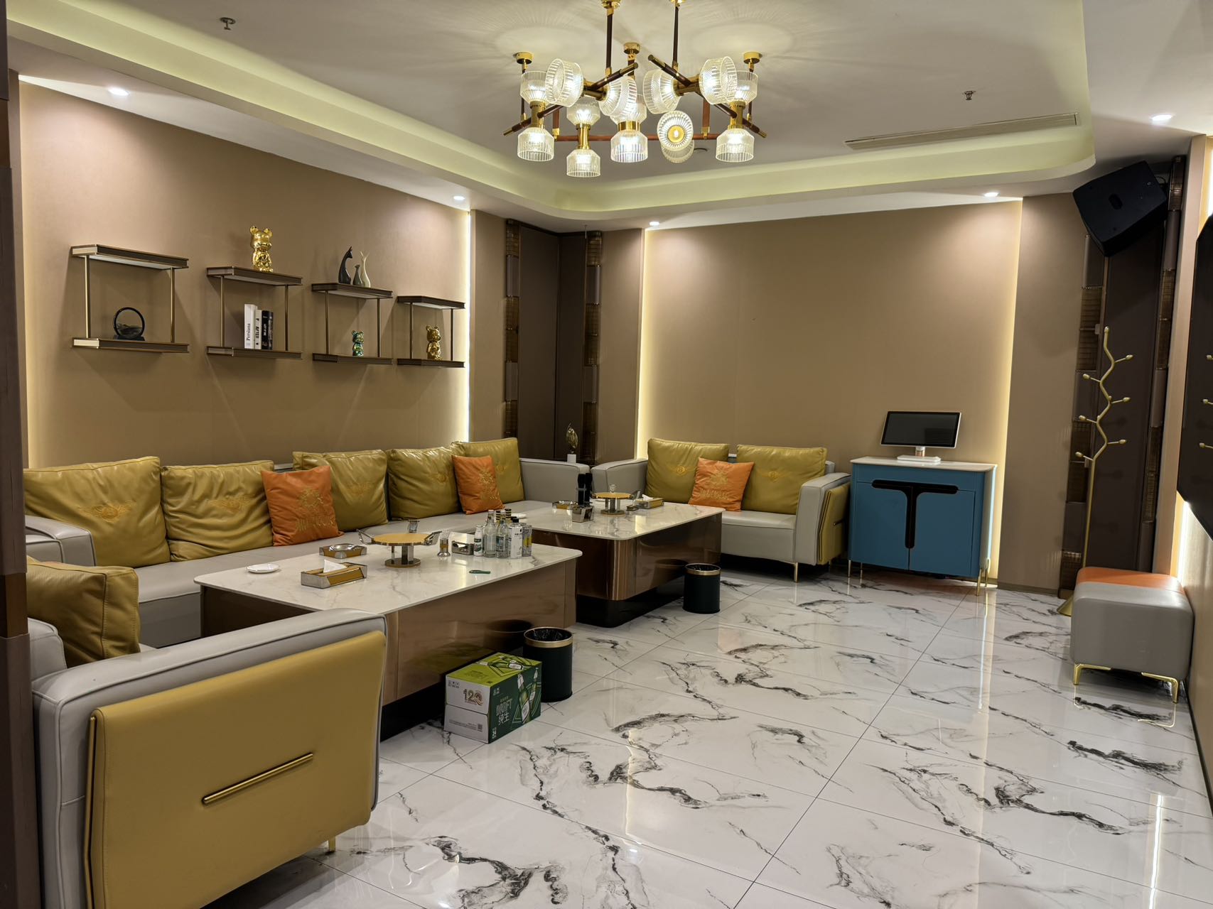 青岛顶层商务娱乐中心预订指南|商务KTV尊享夜生活