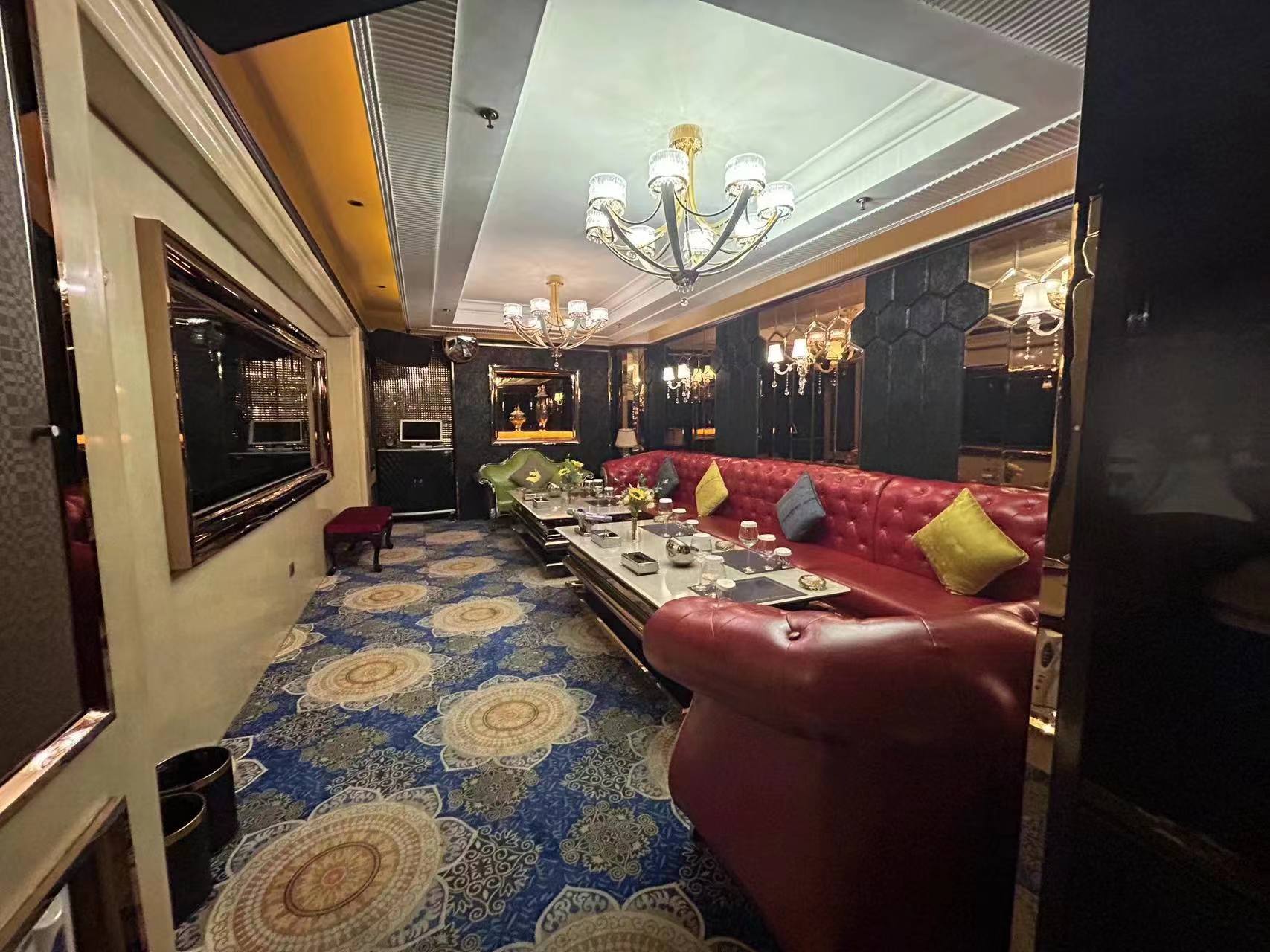 南京鼓楼商务KTV预订|城市名人KTV豪华包厢在线预约