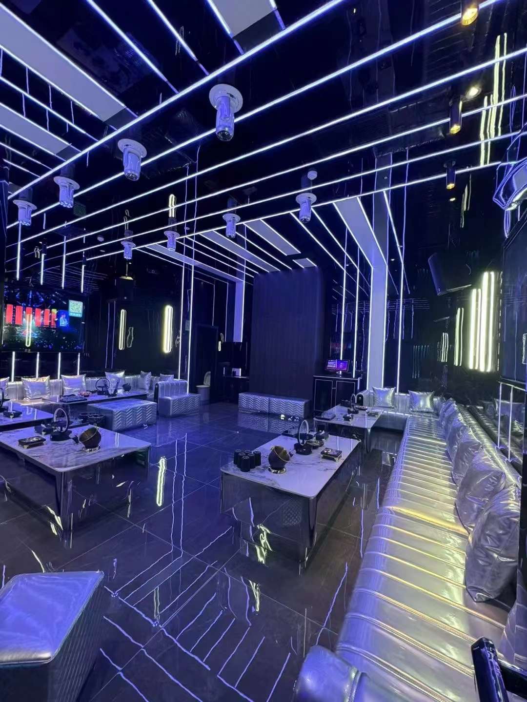 青岛商务KTV新乐汇预订|免费专车接送|人气夜生活首选