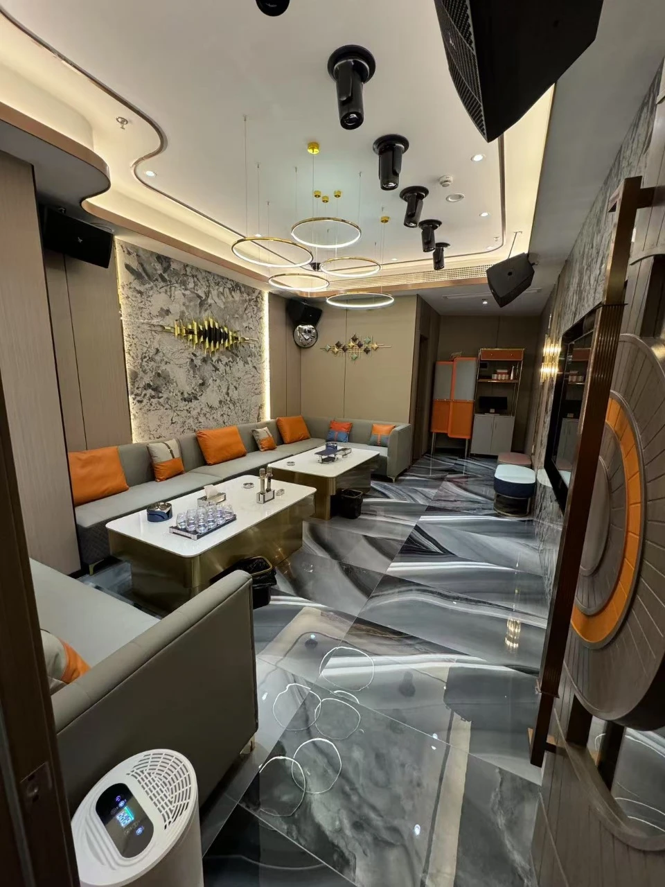 传奇公馆商务KTV夜景外观