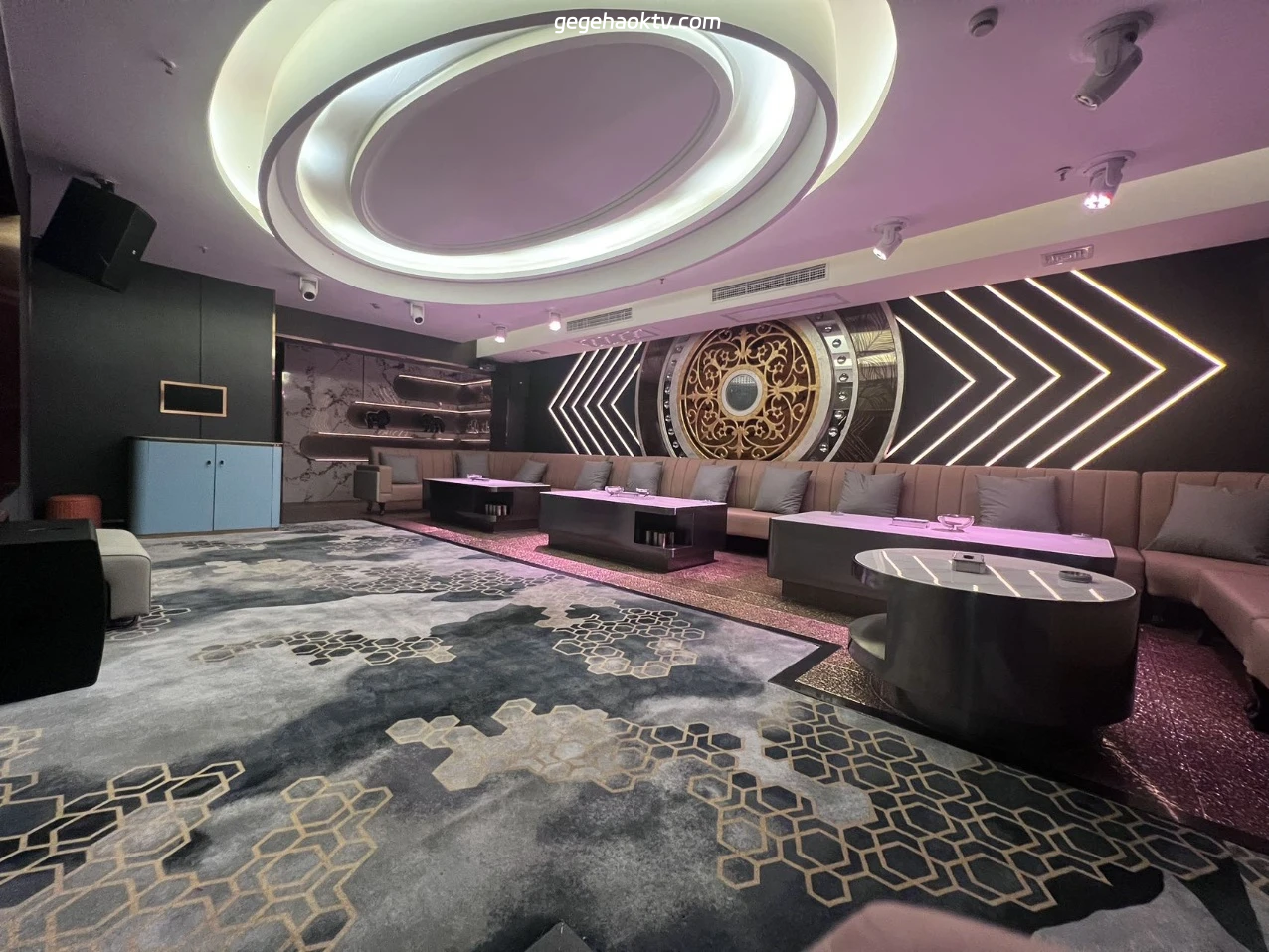 天津商务KTV盛世豪庭夜航记：一座城市的耳语与灯火