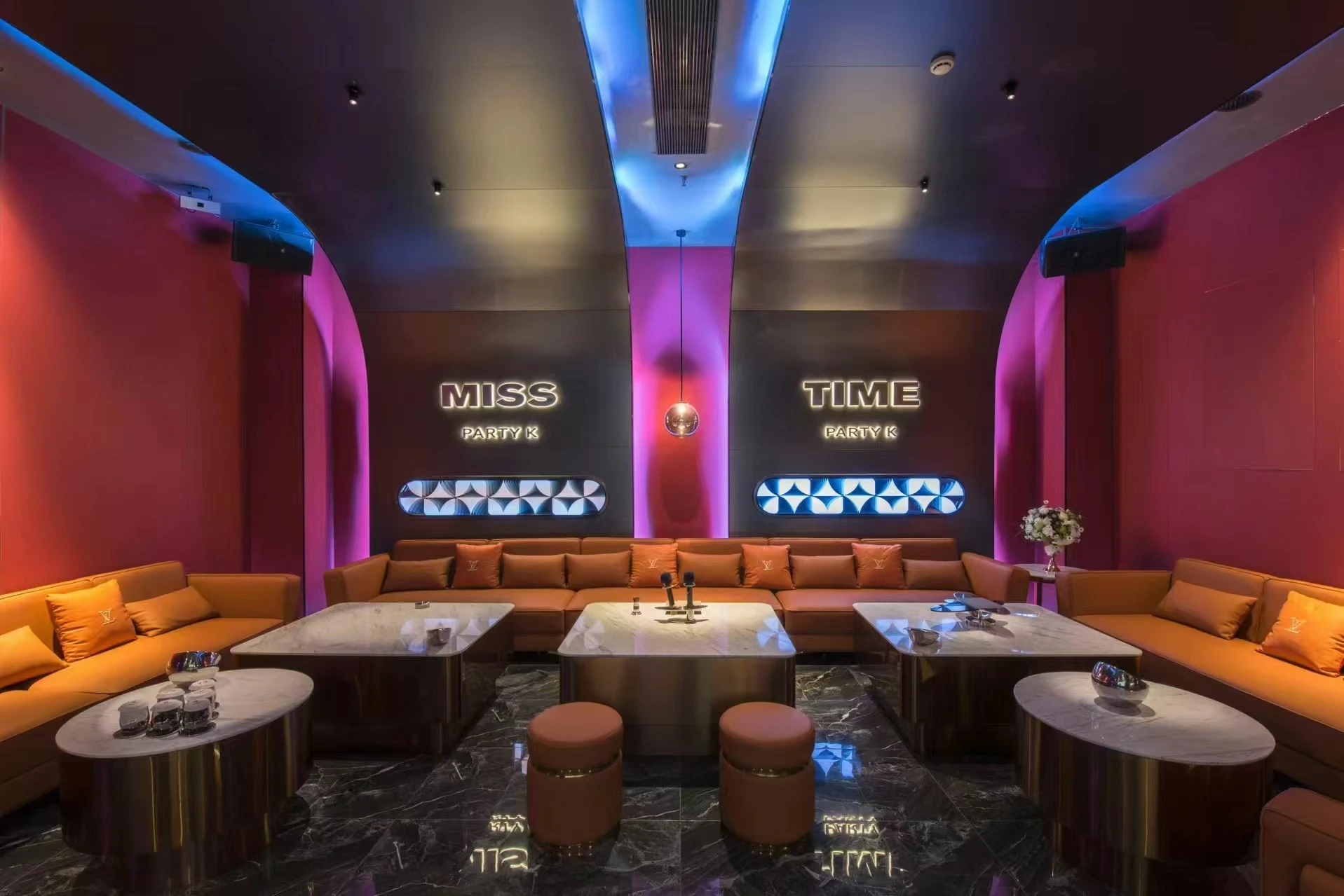 徐州鼓楼区云鼎商务KTV：低消1280，今夜撕开所有伪装