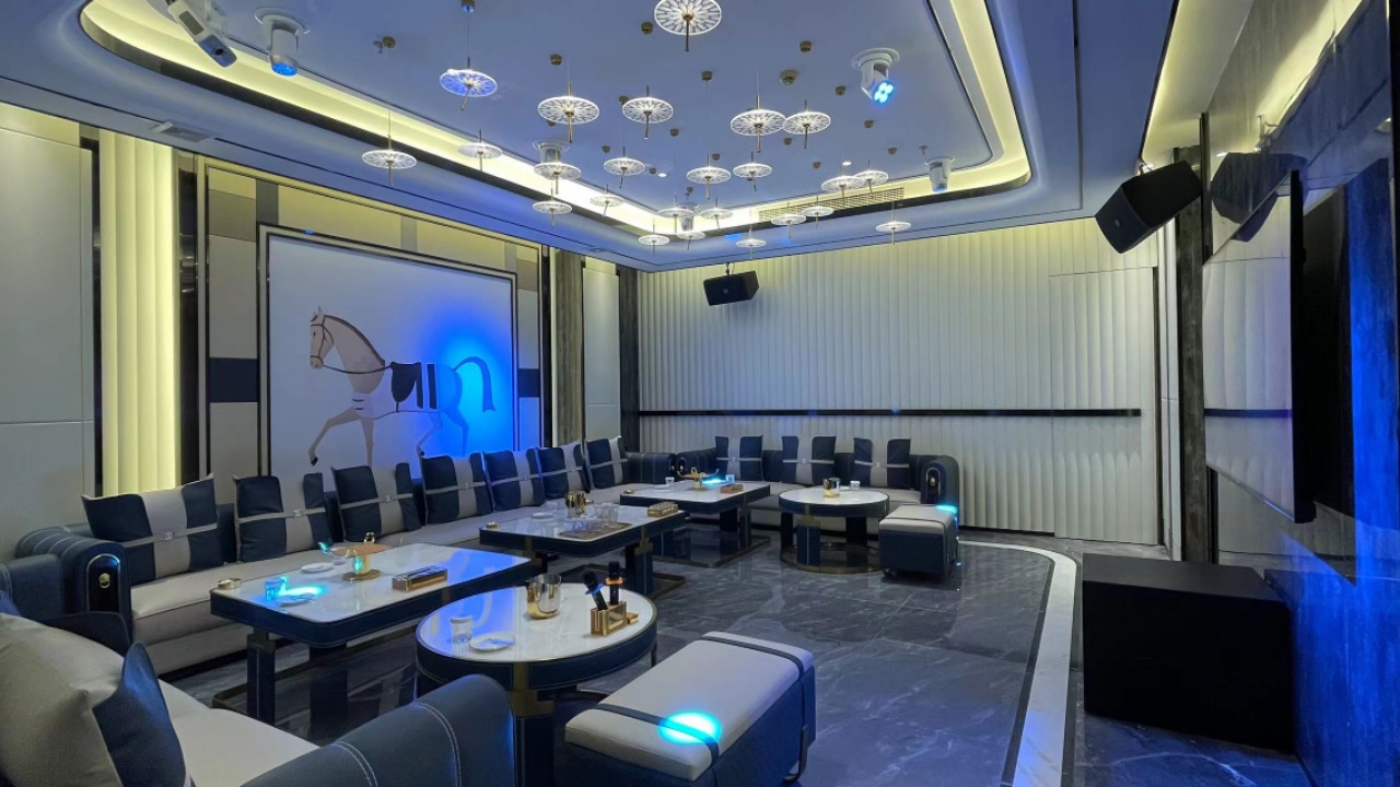 银河国际商务KTV豪华包厢内部星空顶设计