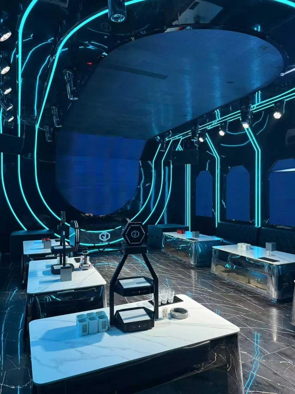 天津月亮湾商务KTV甄空主题房