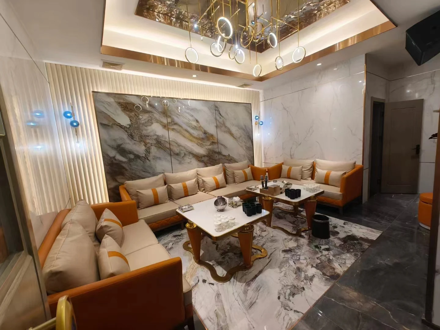 南京市商务KTV金太隆酒店名爵商务KTV专业yan员演出瞬间