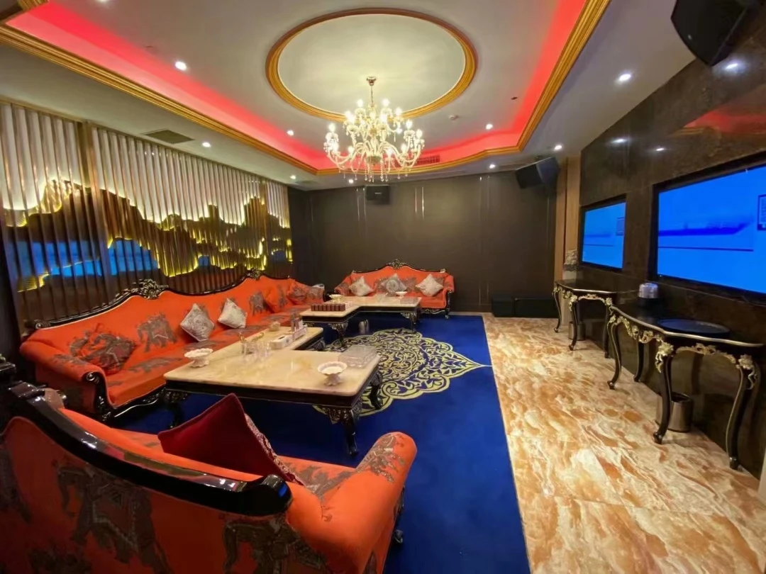 上海光辉岁月商务KTV舞台表演