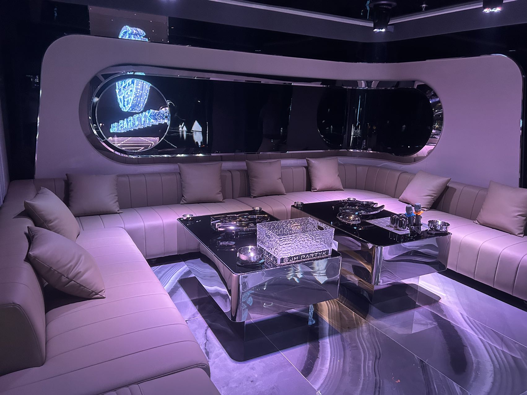 绍兴BOSS商务KTV私密包厢