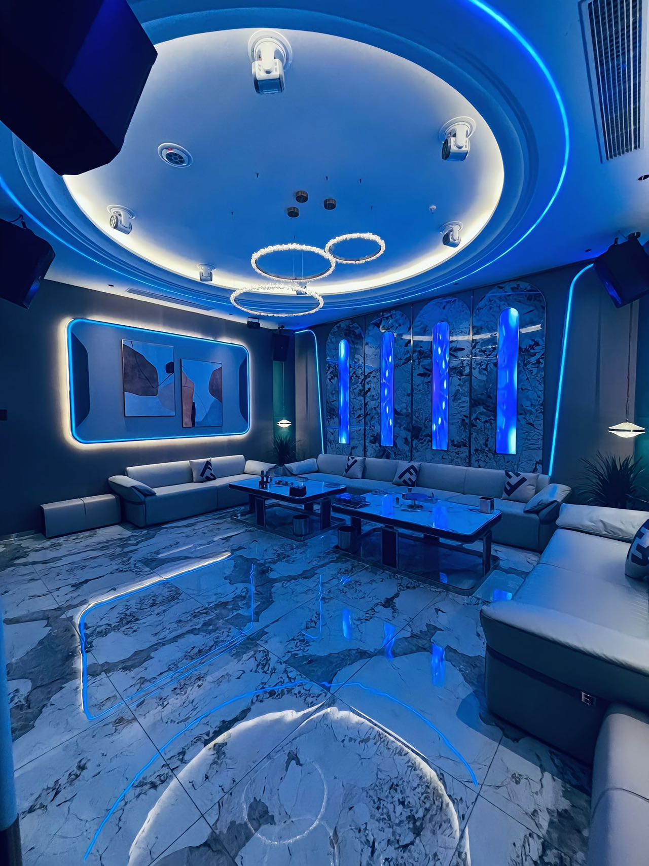 青岛云鼎会商务KTV专业服务团队